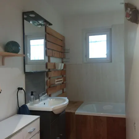 Διαμέρισμα T3 Centre En Rez De Jardin *